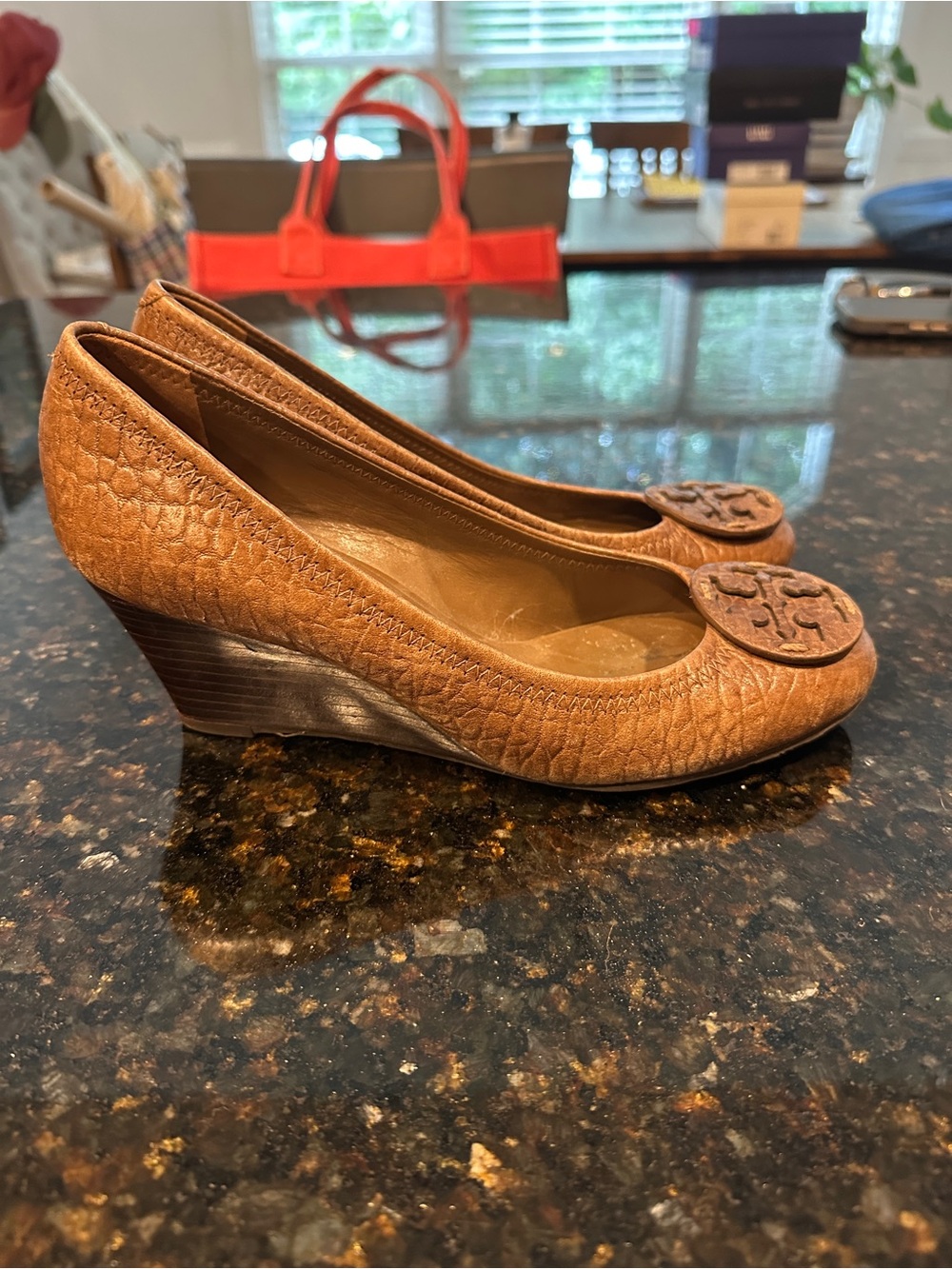 Tory Burch Brown Leather Logo Pump - Women's
